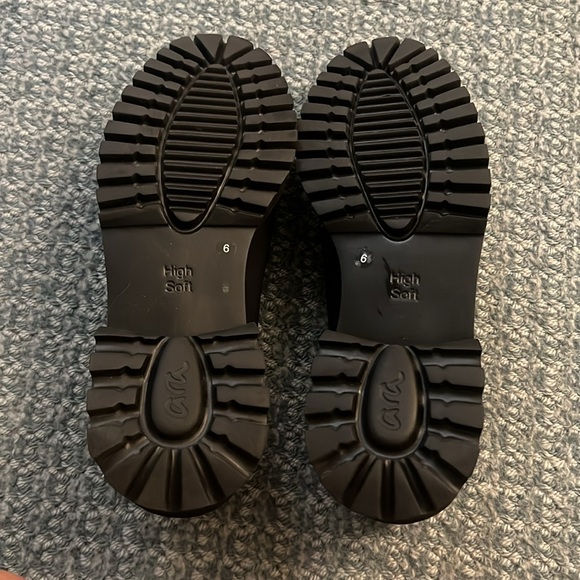 Women’s Ara  Kempton black shoe. - Picture 3 of 4